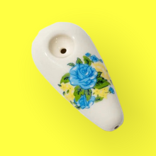 Load image into Gallery viewer, Porcelain Flower Pipes
